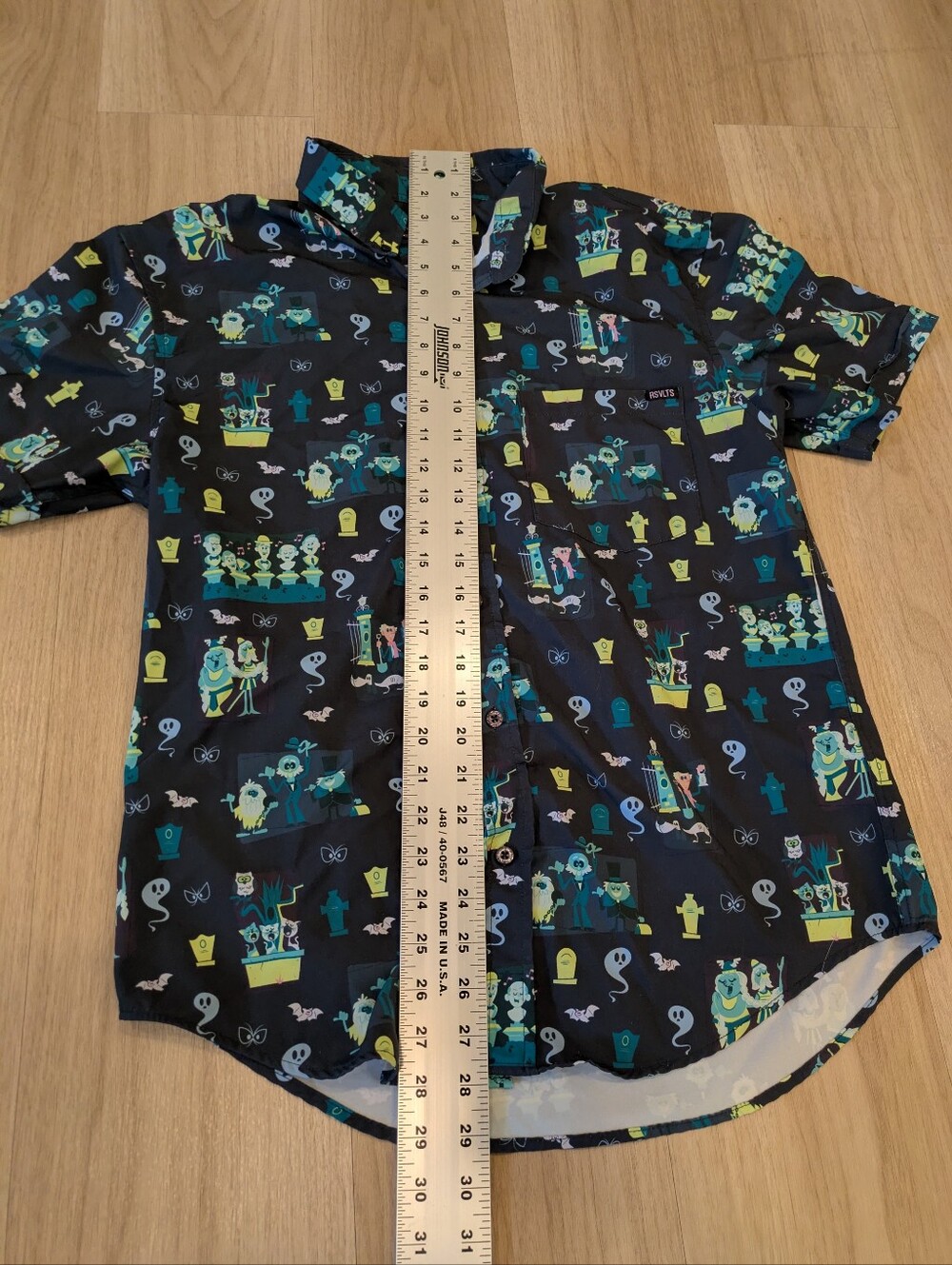 Disney Rsvlts Haunted Mansion Graveyard Button Up Size M - Picture 2 of 7
